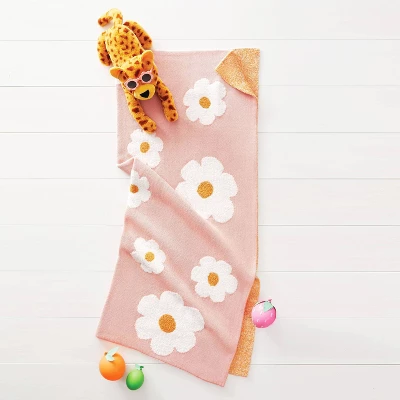 48"x58" Knit Kids' Throw Daisy Pink - Pillowfort™ 4 48"x58" Knit Kids' Throw Daisy Pink - Pillowfort™ - Image 4