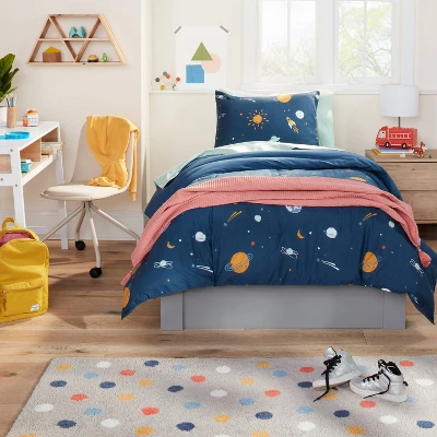 Multi Dot Kids' Rug - Pillowfort™ 4 Multi Dot Kids' Rug - Pillowfort™ - Image 4