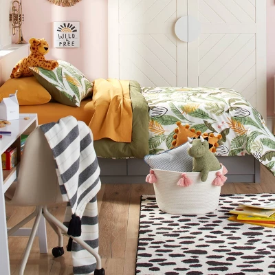 Botanical Garden Cotton Kids' Comforter Set Green - Pillowfort™ 1 Botanical Garden Cotton Kids' Comforter Set Green - Pillowfort™