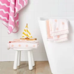 Dot Kids’ Towel Pink With SILVADUR™ Antimicrobial Technology - Pillowfort™