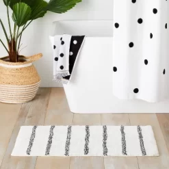 Striped Kids' Bath Rug Black & White - Pillowfort™