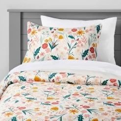 Garden Floral Kids' Duvet Cover - Pillowfort™ -Mini Haven Shop GUEST fcda96da 008e 4ff2 a38e f551ab08bc81